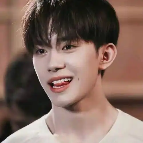 娱乐圈到底有多现实,看看易烊千玺成名经历就知道了