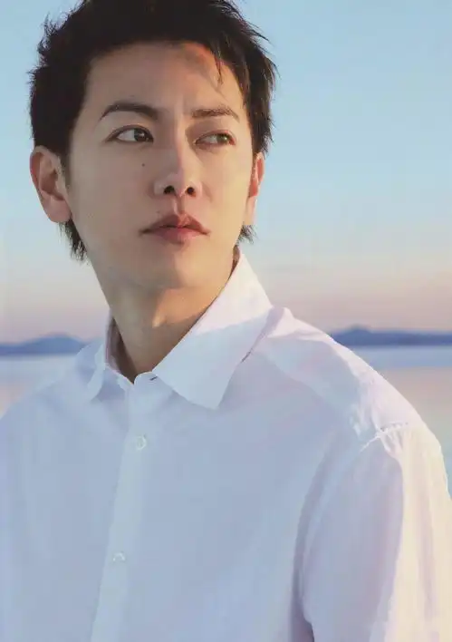 20岁的热血男高校草,30岁的禁欲系白衣贵公子,他是怎么做到越老越妖的