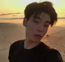 喜欢摸这3个部位的男生,颜值会急剧下滑,难怪没异性缘