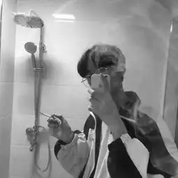 2018最潮qq头像男生黑白超酷你从来不会在乎爱你的人少了我