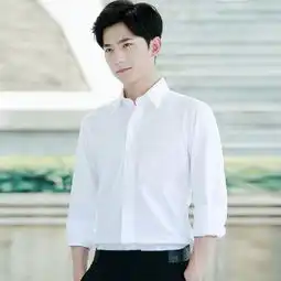 陈冠希把潮牌t恤穿火了,而白敬亭却把衬衫穿出初恋的味道