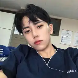 活力好动的男生头像简直就是一个活宝