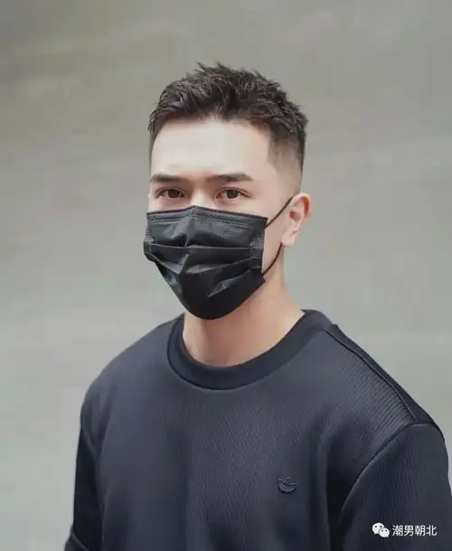 建议男生剪这3款两边铲发型,清爽干净,阳光帅气