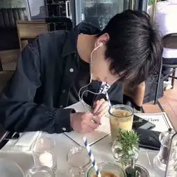 强迫症男生喜欢用的头像