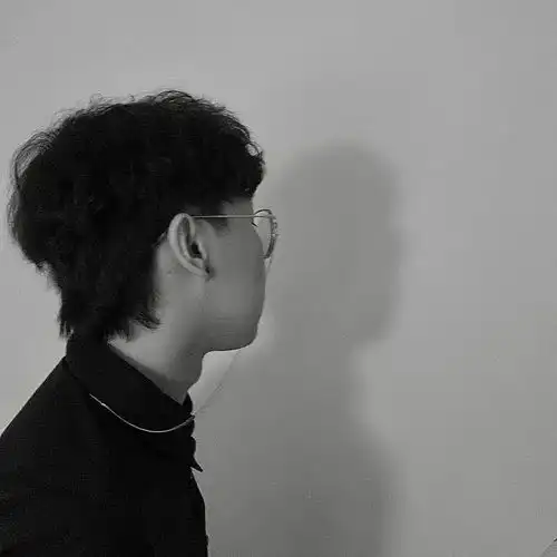 男生喜欢用自己照片非自拍做微信头像