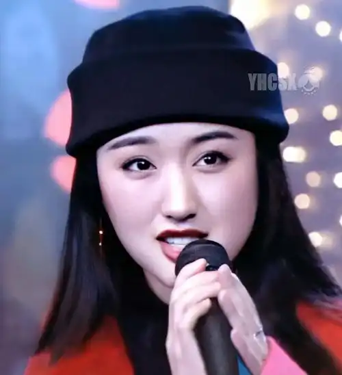 杨钰莹当年真的有传说那么美吗随便截几张图,便已是倾国倾城