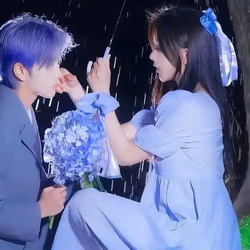 心动值满满的甜蜜情侣头像