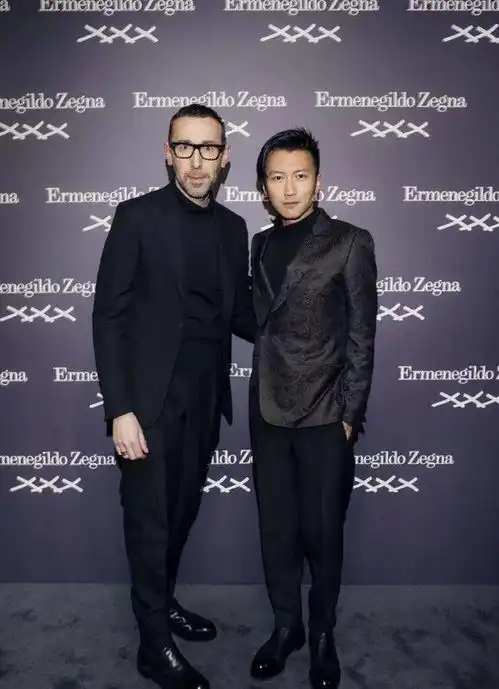 谢霆锋亮相米兰时装周穿西装帅气不油腻,39岁颜值高依然是男神