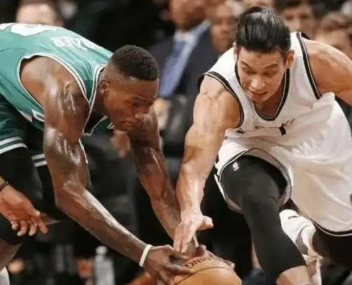 穿衣显瘦就没肌肉库里比我们想象得壮林书豪麒麟臂不输黑人