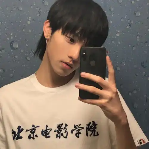 头像等一个不爱自己的人就像在机场等一艘船