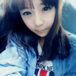 跪求一男两女qq情侣姐妹头像急用