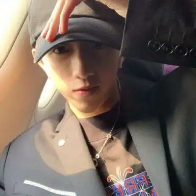 男生头像霸气高冷真人习惯了每天换头像的日子