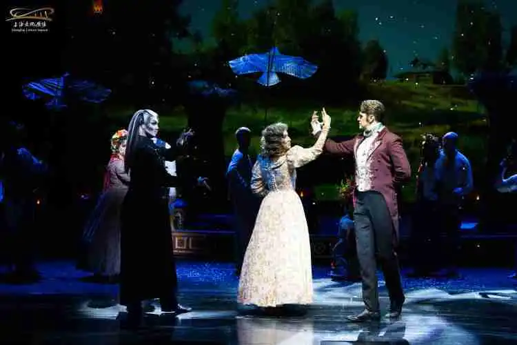 剧透此奥涅金非彼奥涅金,他无声地展现着俄式美学