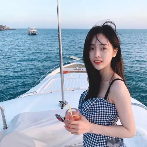 别再染挂耳染了,今年流行的奶茶发太太太好看了