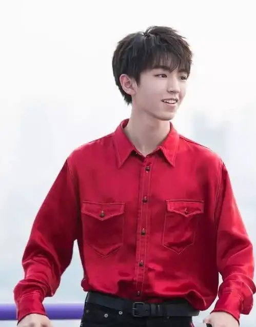 明星穿中国红谁最帅李易峰成公子,蔡徐坤炫酷,张艺兴最大胆