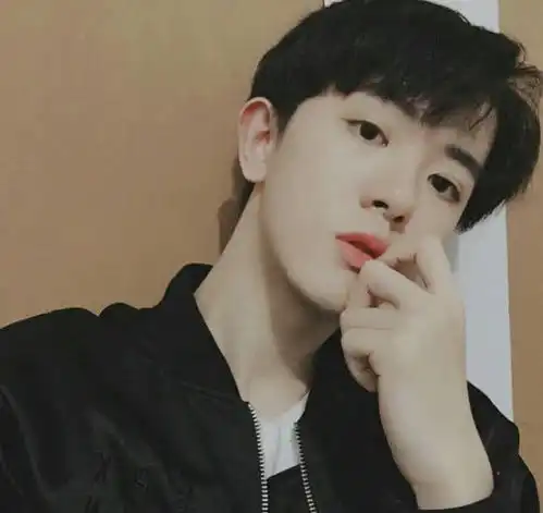 男生第一次刮胡子最佳年龄是几岁医生05后可别心急哦