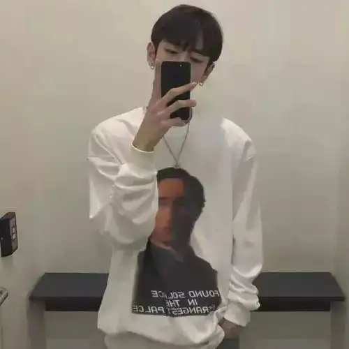 高冷性感的头像今日宜找我谈恋爱