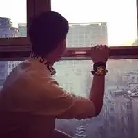 帅男不爆正脸意境男生头像