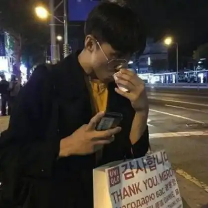 个性头像男生比较帅气的,只想快乐不要爱情