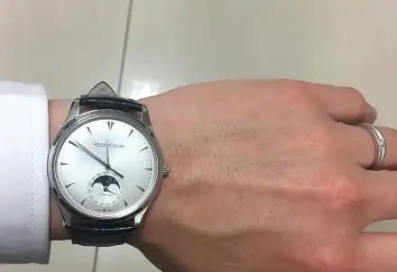 3000起,适合成熟男士佩戴的手表,稳重大气,一共3款