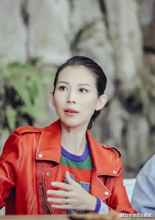 当你还在纠结林生斌该不该续弦时蔡少芬早就给出了答案