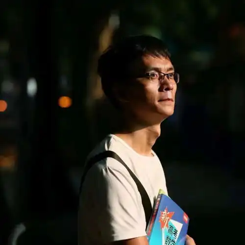 放下考清华的执念复读十六年的唐尚珺,今年会否上岸读大学曾放弃中国政法上海交大等名校