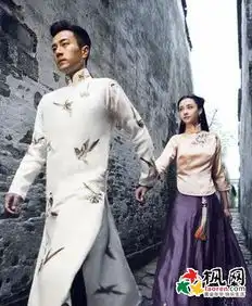 看了这抓住彩虹的男人这电视剧,这电视里面很多男人穿的很像女生穿得旗袍有点相似的是什么服装