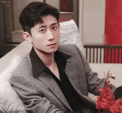 李沁新剧亲爱的你还未官宣,最新cp路透上线,生图状态很绝