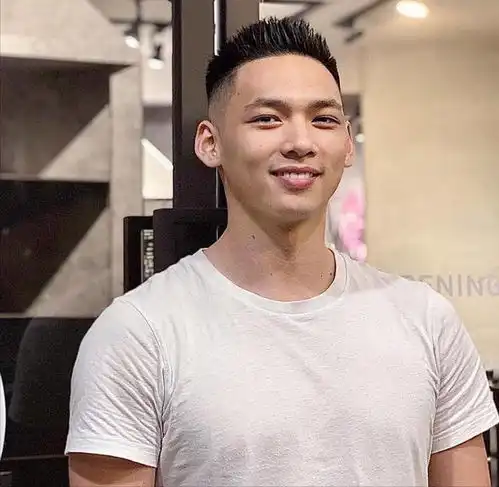 别再说寸头是精神小伙发型了,男生剪这3种短发,帅气又潮流
