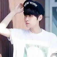 戴帽子戴眼镜男生头像微信头像图片大全