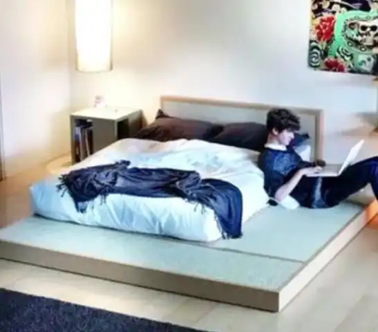 卧室买床早过时了,如今都流行这样装,好看又实用,还能省一半钱