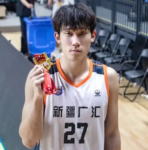 夺冠mvp中国男篮又一20岁2米07新星崛起,决赛轰2014真猛