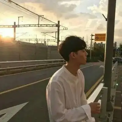 头像微信头像欧美个性头像女青春早被搁在一角第433期