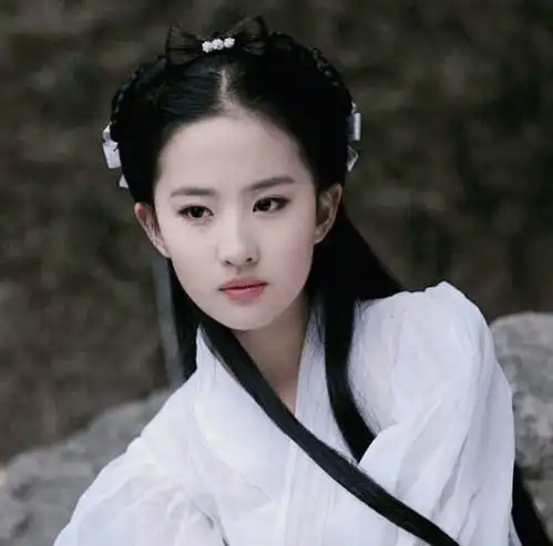 刘亦菲被取消金鹰奖资格,跳舞油腻似大妈,神仙姐姐走下神坛了