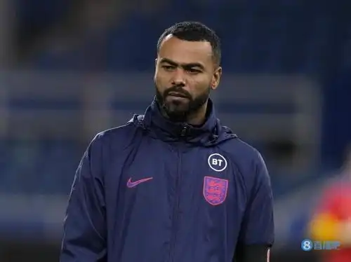 邮报阿什利科尔将加入兰帕德教练团队