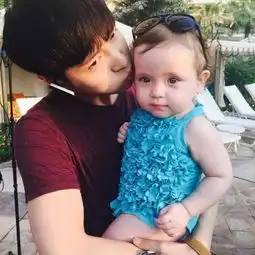 抱娃是个技术活儿,资深护士教你正确姿势