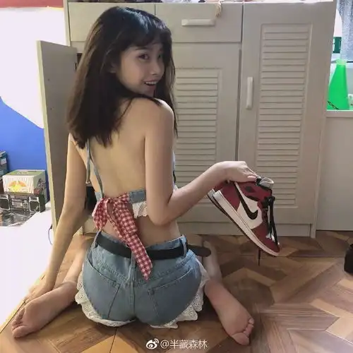 刘阳玩滑板,渣男穿vansajgirl鼻祖因当小三翻红
