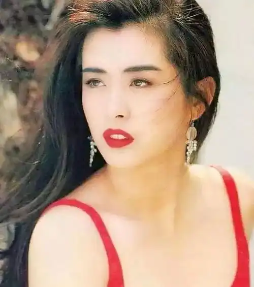 春季我只想把王祖贤张曼玉30年前的衣服拿出来穿