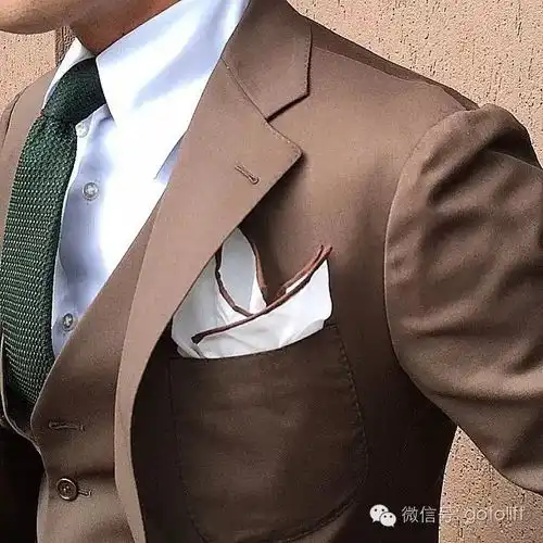 穿正装的男人才是世界上最毒的药