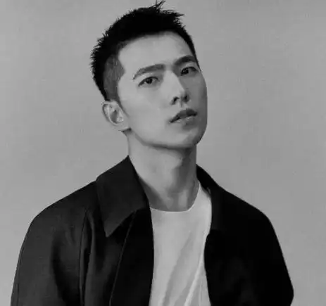 扛得住寸头的男明星,杨洋变稳重,肖战正义感,黄明昊却画风突变