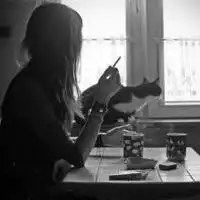 时尚女生qq头像女朋友在这为何在乎她难过